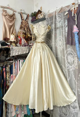 Classy Prom Dresses Ball Gown Square Neck Gold Satin Sleeveless Long Formal Evening Outfits N3773