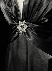 Vintage Prom Dresses 1980s A Line Halter Satin Black Tie Dress Long With Pleated Evening Outfits N3131