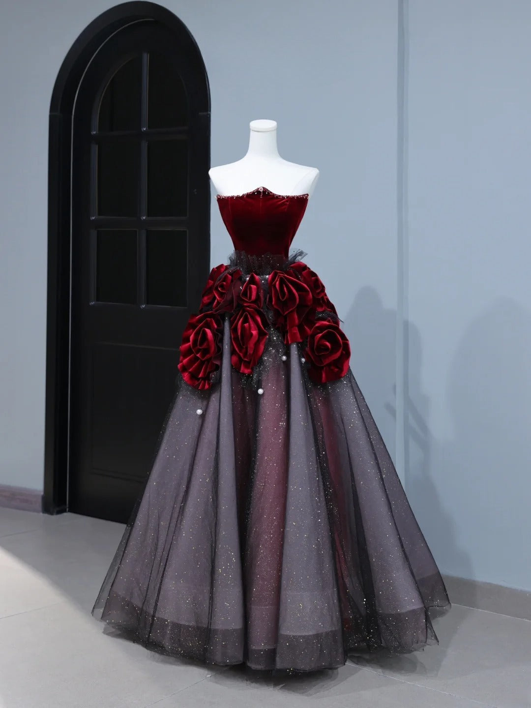 Modest Prom Dresses Aesthetic Ball Gown Strapless Burgundy Tulle Inspiration Style Impress With Flowers Long Party Formal Gown AS394