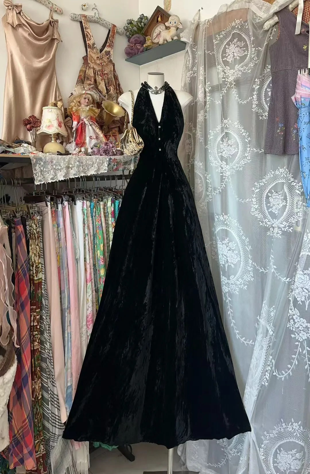 Vintage A line Halter Black Velvet 80s Sleeveless Party Gowns Long Prom Dresses N1939